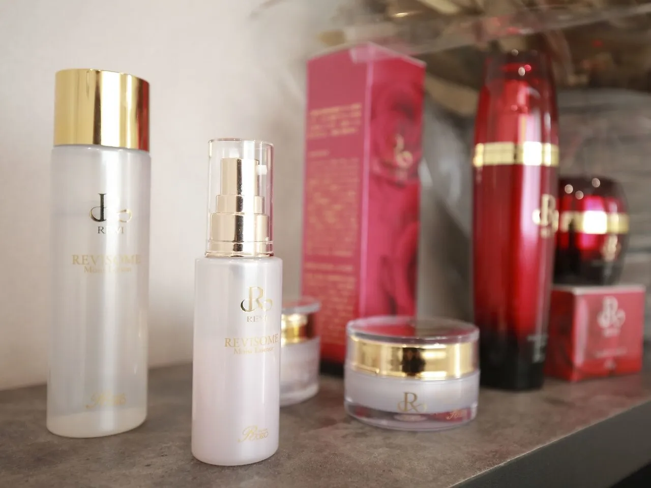 REVI商品販売しております。